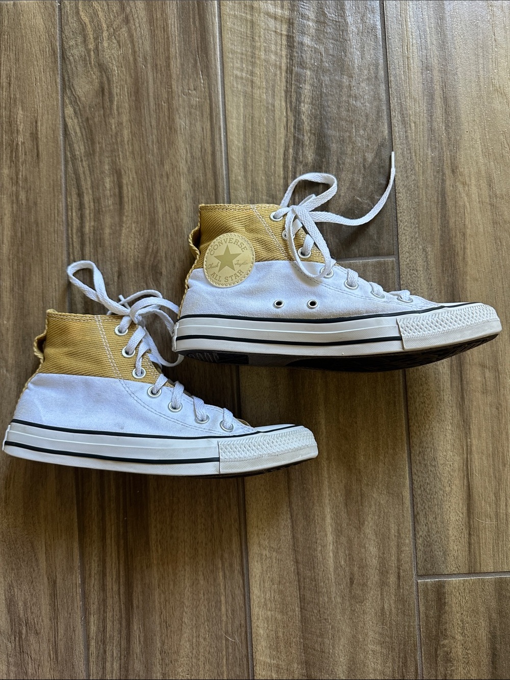 Converse Chuck Taylor All Star High Top Men’s 5, Women’s 7